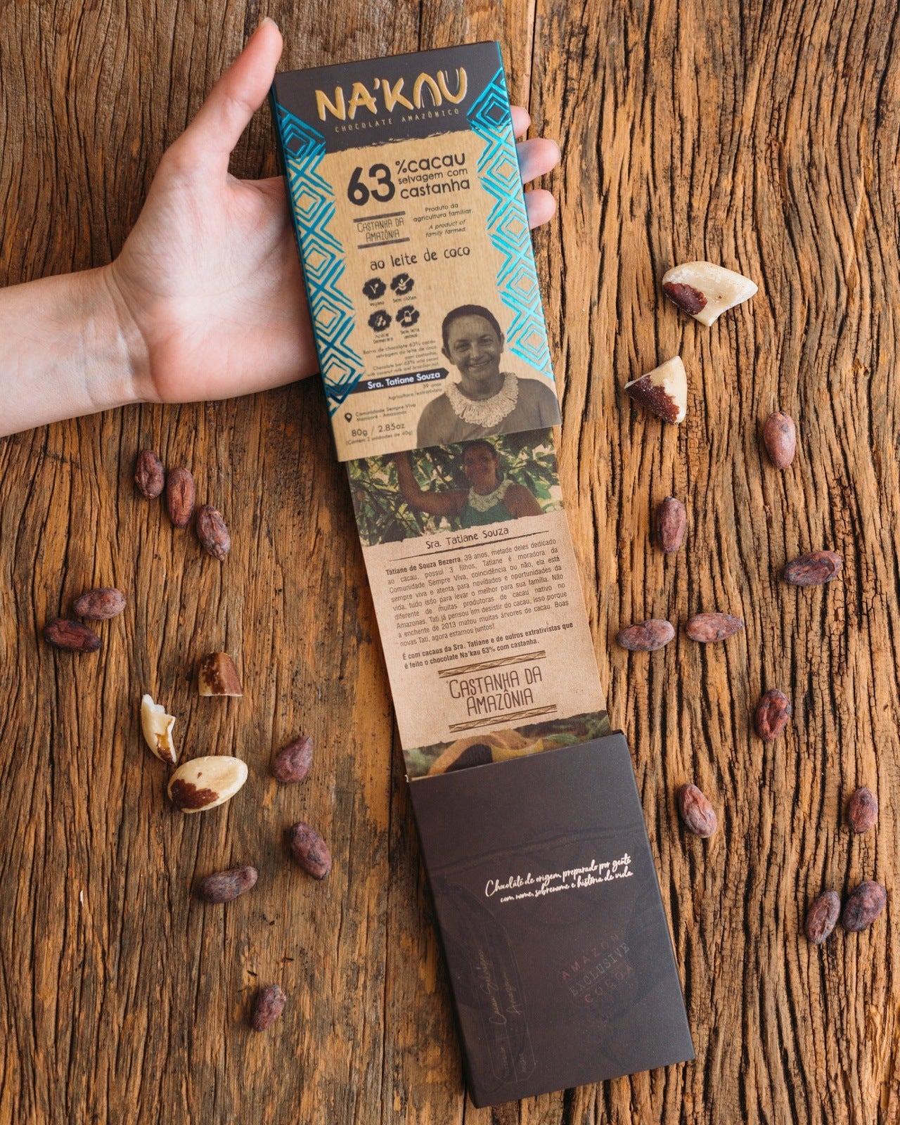 Chocolate Na'kau 63% cacau ao leite de coco com Castanha da Amazônia